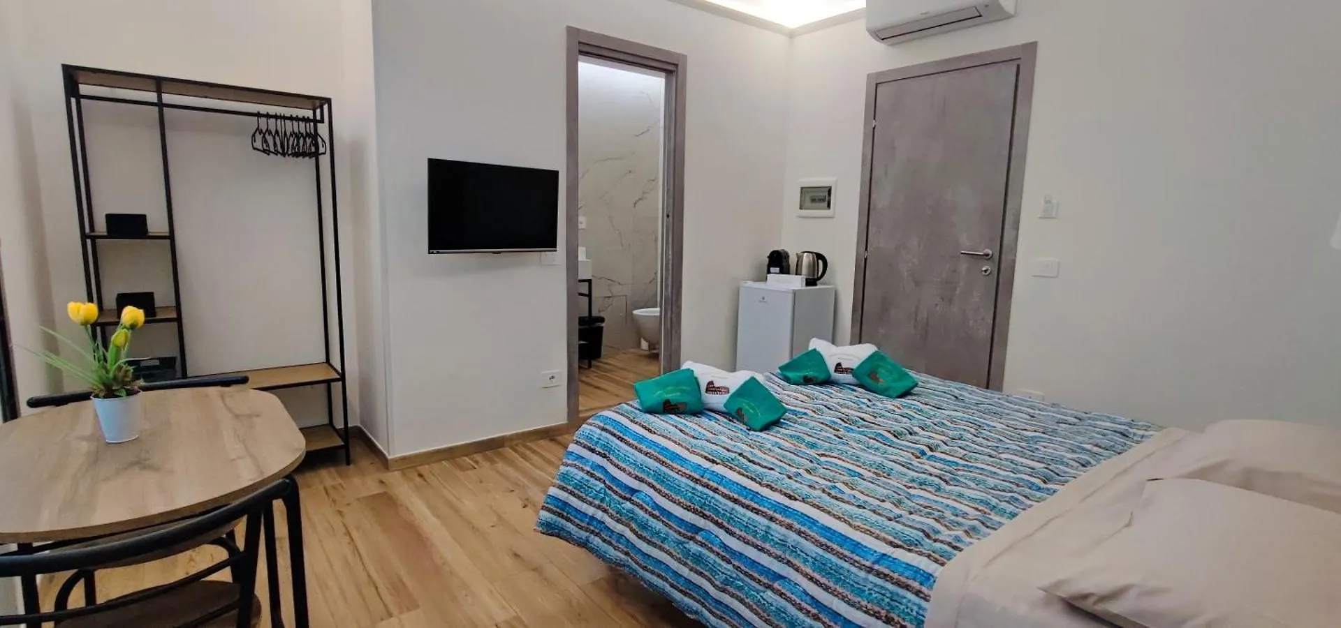 Rome Downtown Express Guest House O Affittacamere - Fast Connection To The City Centre