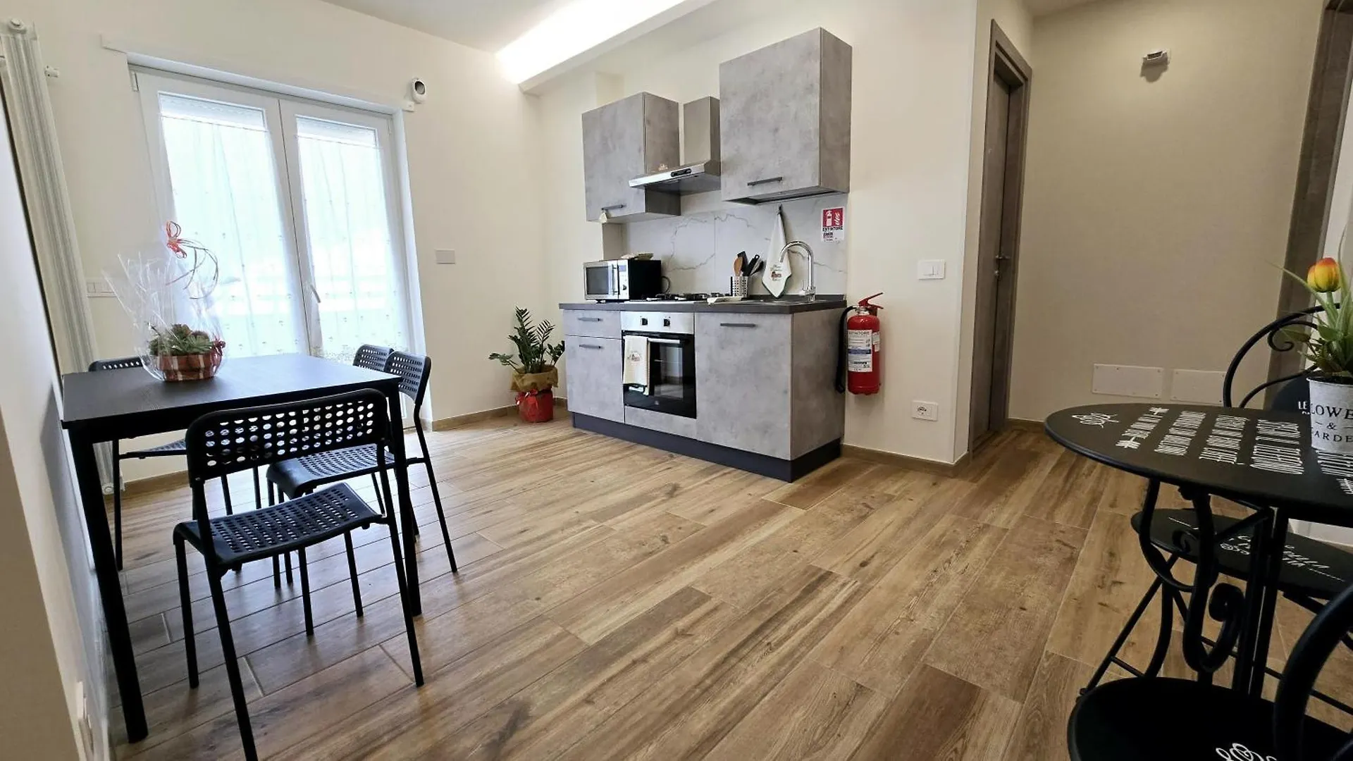 Rome Downtown Express Guest House O Affittacamere - Fast Connection To The City Centre Italy