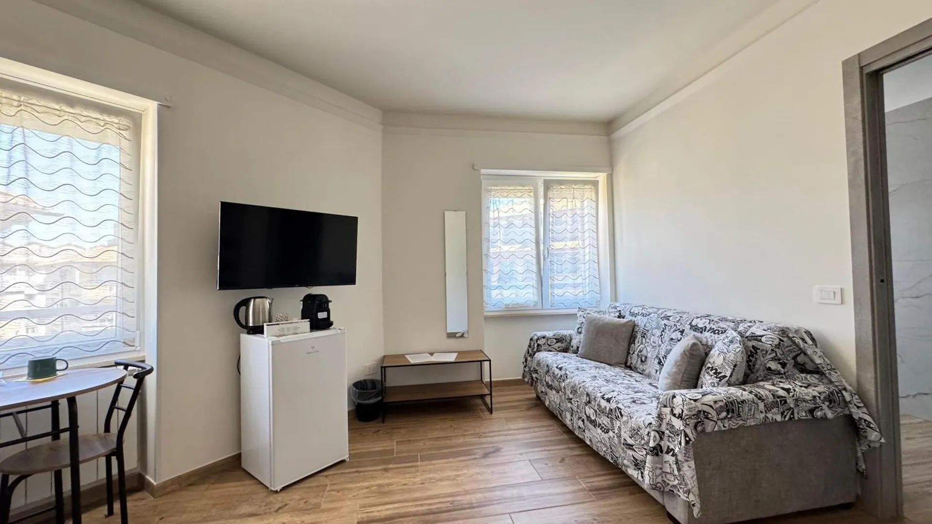 Rome Downtown Express Guest House - Lucio Sestio Metro A, Fast Connection To The City Centre 0*,