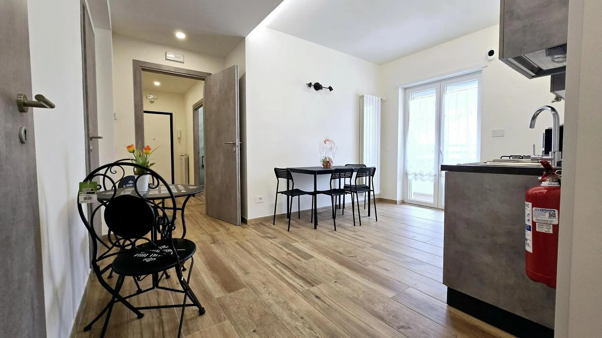 Rome Downtown Express Guest House - Lucio Sestio Metro A, Fast Connection To The City Centre