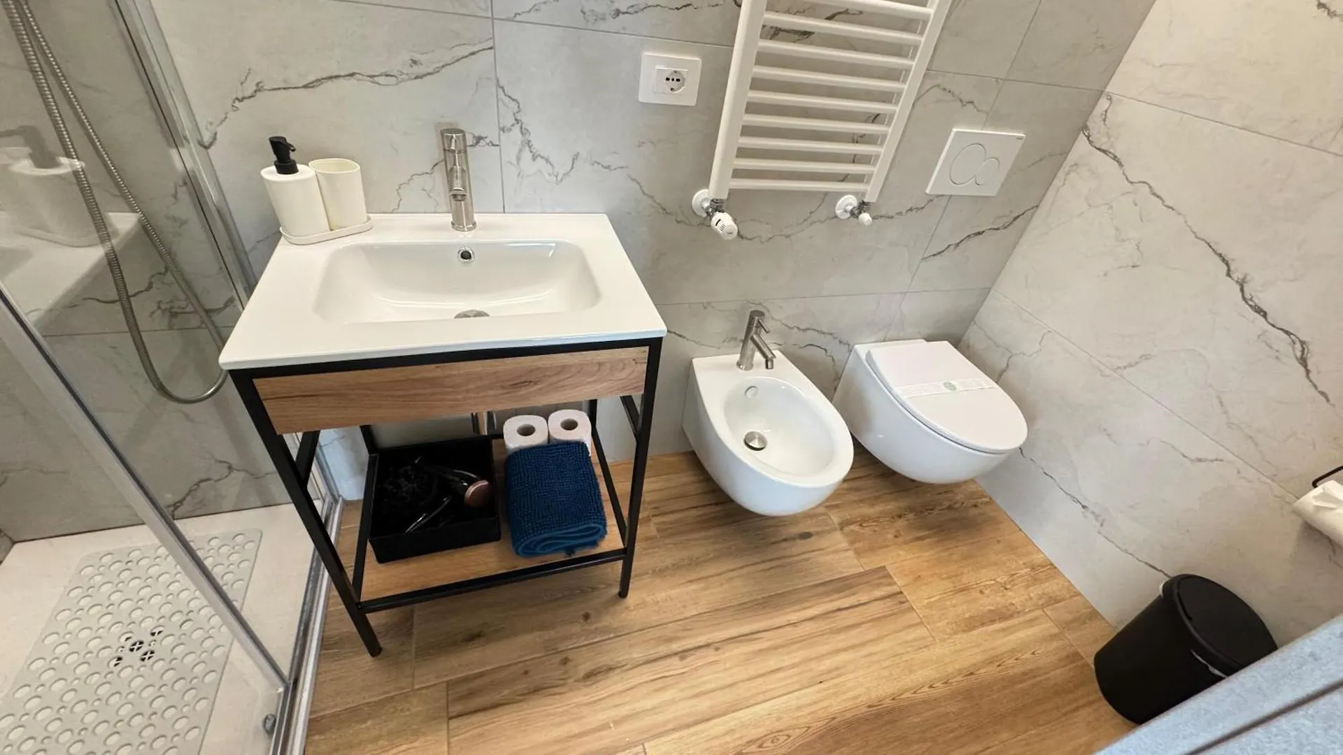 Rome Downtown Express Guest House - Lucio Sestio Metro A, Fast Connection To The City Centre 0*,  Olaszország